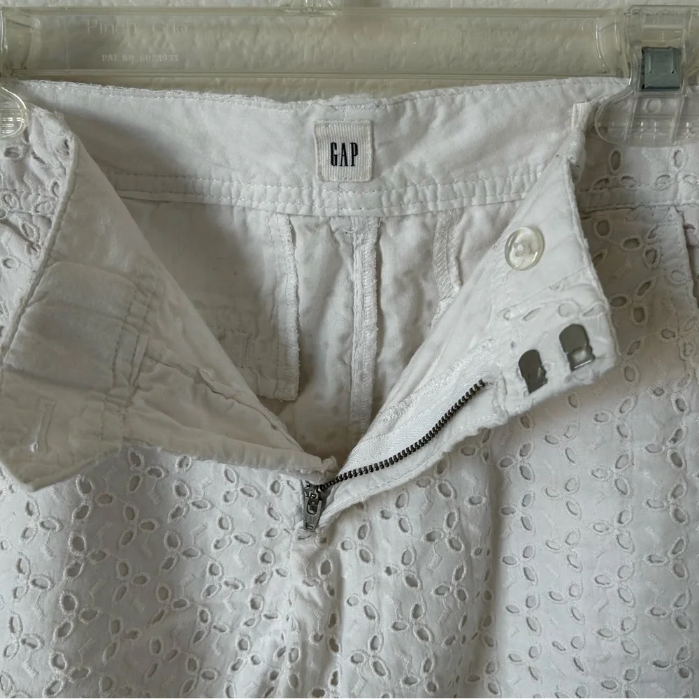GAP white eyelet
